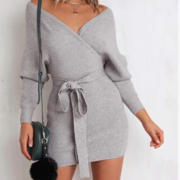 Dresses & Skirts - 🎉NWOT Bodycon Grey Knit Sweater Dress💝